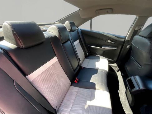Used 2013 Toyota Camry SE FWD image 24