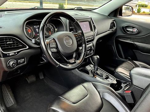 Used 2021 Jeep Cherokee Latitude Plus image 14