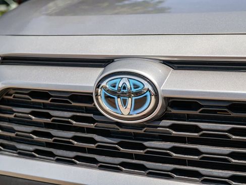 Used 2023 Toyota RAV4 LE image 11