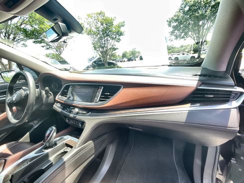 Used 2021 Buick Enclave Avenir w/ Avenir Technology Package FWD image 30