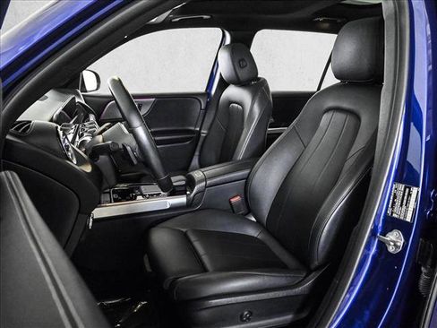 Used 2022 Mercedes-Benz GLB 250 4MATIC w/ Premium Package Lite image 18