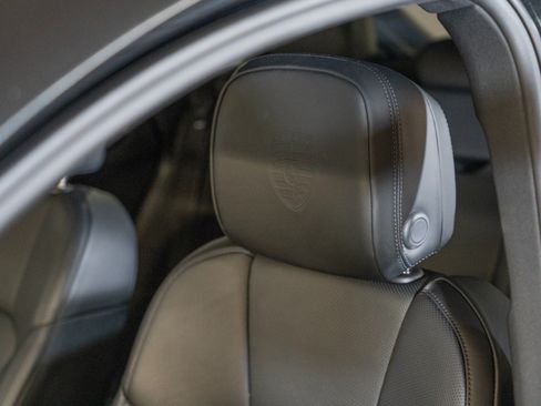 Certified 2026 Porsche Macan AWD/4WD image 25