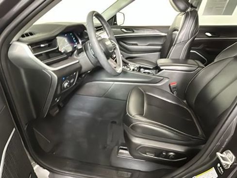 Used 2023 Jeep Grand Cherokee 4WD 4xe image 12