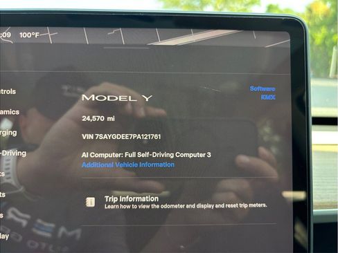 Used 2023 Tesla Model Y Long Range AWD/4WD image 19