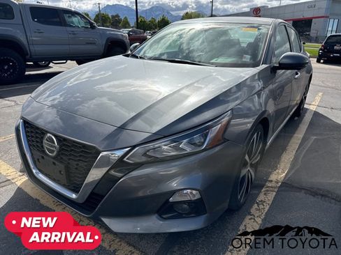 Used 2019 Nissan Altima 2.0 Platinum FWD image 9