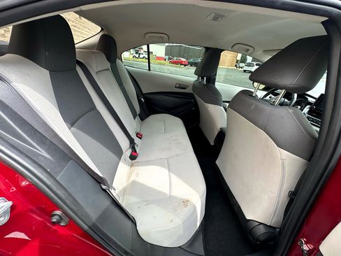 Used 2022 Toyota Corolla LE image 12