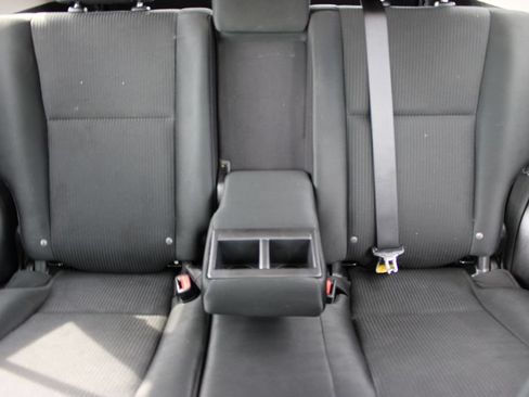Used 2018 Toyota RAV4 LE w/ All Weather Liner Package FWD image 29