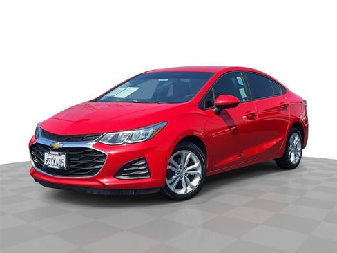 Certified 2019 Chevrolet Cruze LS w/ LS Convenience Package FWD image 1