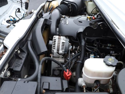 Used 2003 HUMMER H2 w/ Preferred Equipment Group image 46