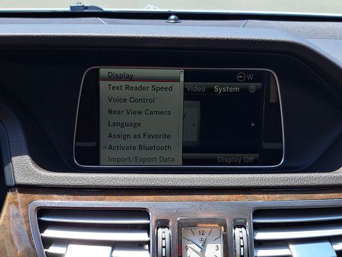 Used 2014 Mercedes-Benz E 350 4MATIC Sedan image 20