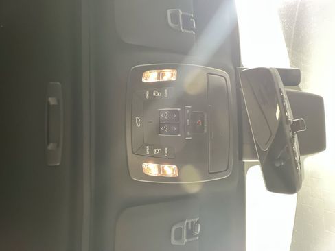 Used 2025 Toyota Sienna Platinum image 20