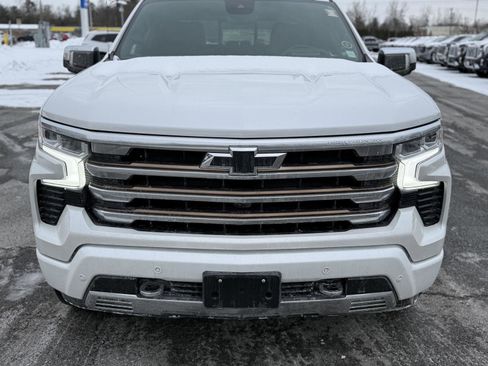 Used 2022 Chevrolet Silverado 1500 High Country w/ Technology Package image 2