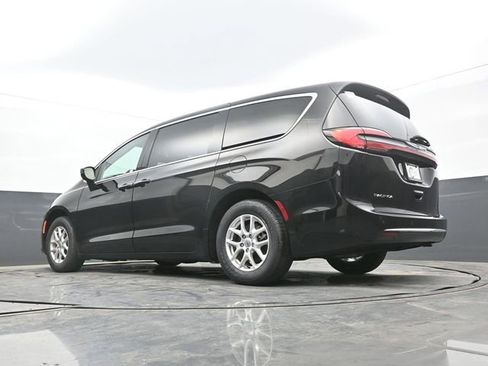 Used 2024 Chrysler Pacifica Touring-L FWD image 53