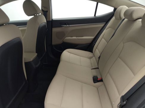 Used 2018 Hyundai Elantra SE FWD image 18