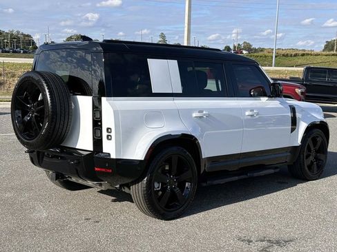 Used 2026 Land Rover Defender 110 X-Dynamic SE AWD/4WD image 6