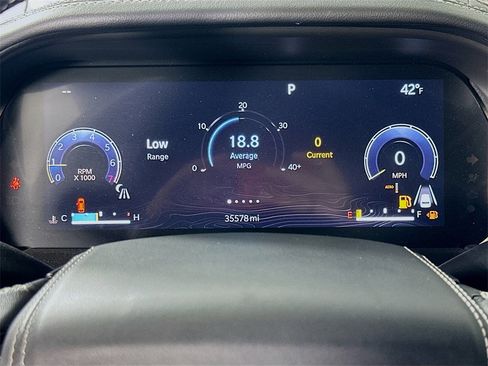 Used 2022 Jeep Grand Cherokee Overland w/ Adv Protech Group III image 25