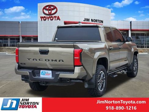 Used 2025 Toyota Tacoma TRD Sport image 6