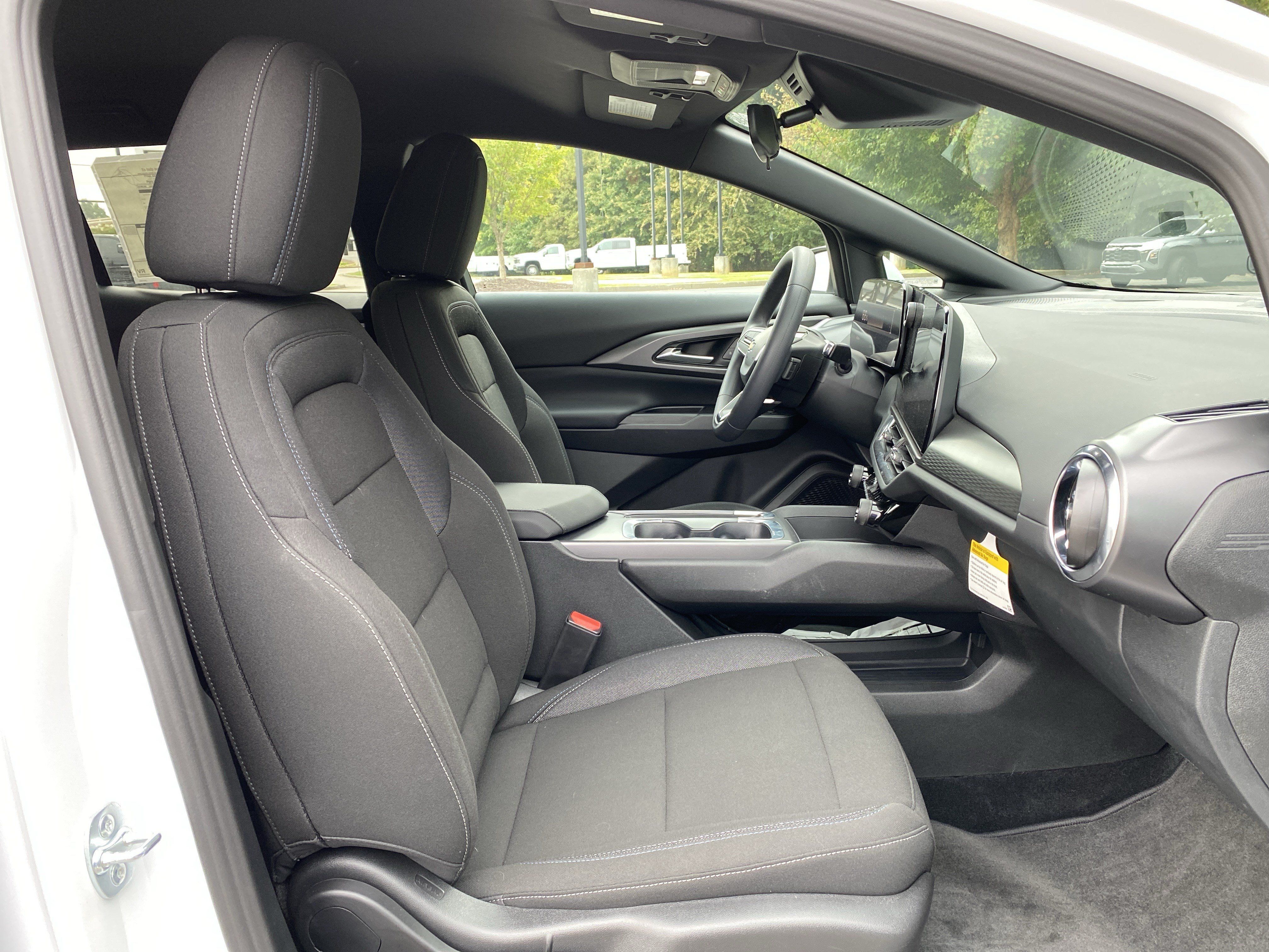 Used 2026 Chevrolet Equinox EV LT FWD image 32
