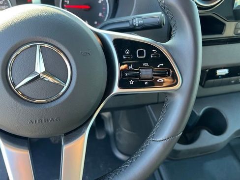 Used 2022 Mercedes-Benz Sprinter 3500 image 20