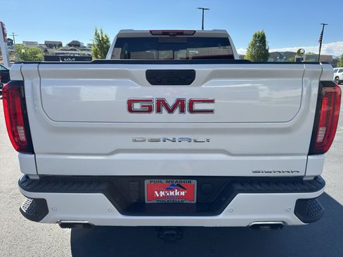 Used 2024 GMC Sierra 1500 Denali w/ Technology Package AWD/4WD image 3