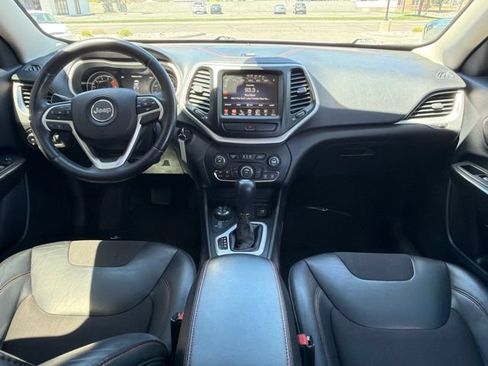 Used 2016 Jeep Cherokee Trailhawk AWD/4WD image 15