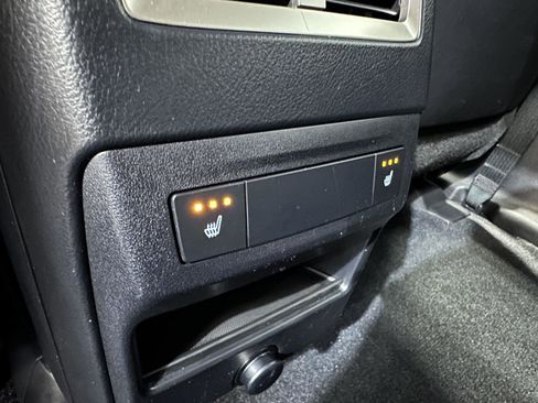 Used 2018 Lexus RX 450hL Luxury image 28