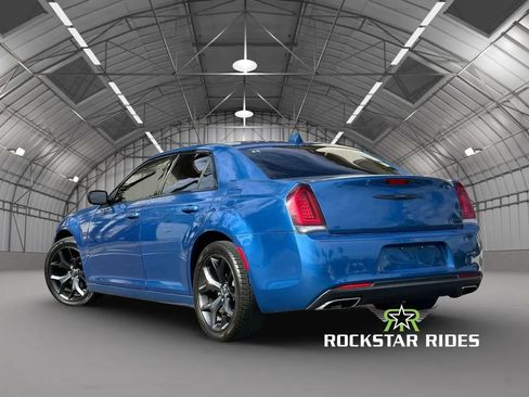 Used 2021 Chrysler 300 Touring w/ Sport Appearance Package RWD image 4
