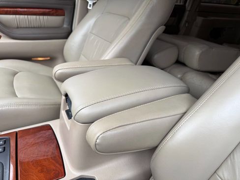 Used 2002 Lexus LX 470 4WD image 29