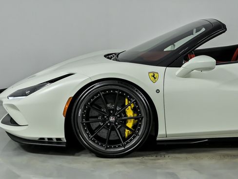 Used 2022 Ferrari F8 Tributo image 7