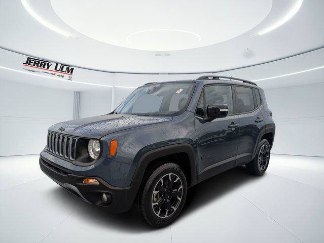 Certified 2023 Jeep Renegade Latitude w/ Sun/Sound Group AWD/4WD image 7