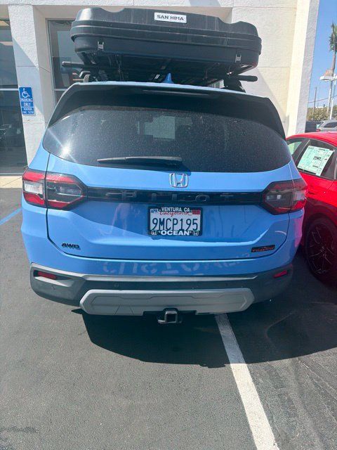 Used 2025 Honda Pilot TrailSport image 3