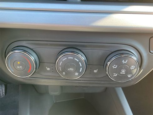 Used 2024 Chevrolet Trax RS w/ Driver Confidence Package image 21