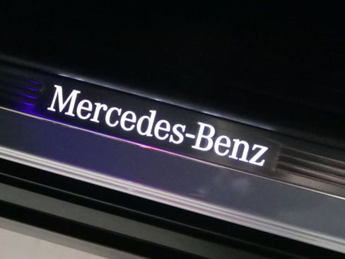 Used 2025 Mercedes-Benz GLE 350 4MATIC w/ Winter Package image 28
