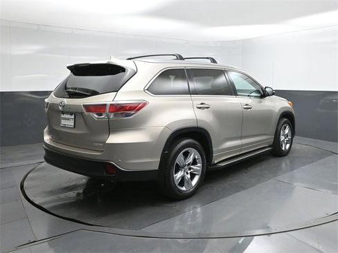 Used 2015 Toyota Highlander Limited image 11
