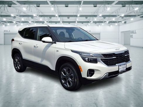 Certified 2024 Kia Seltos LX AWD/4WD image 1