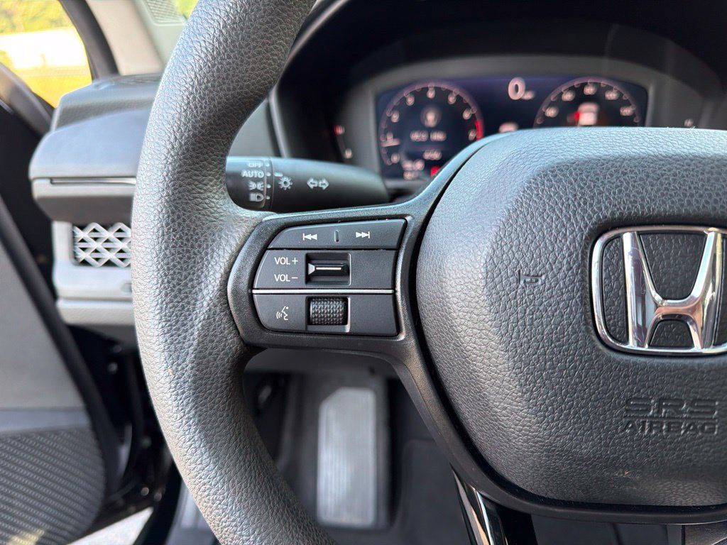 Certified 2023 Honda Accord EX image 16