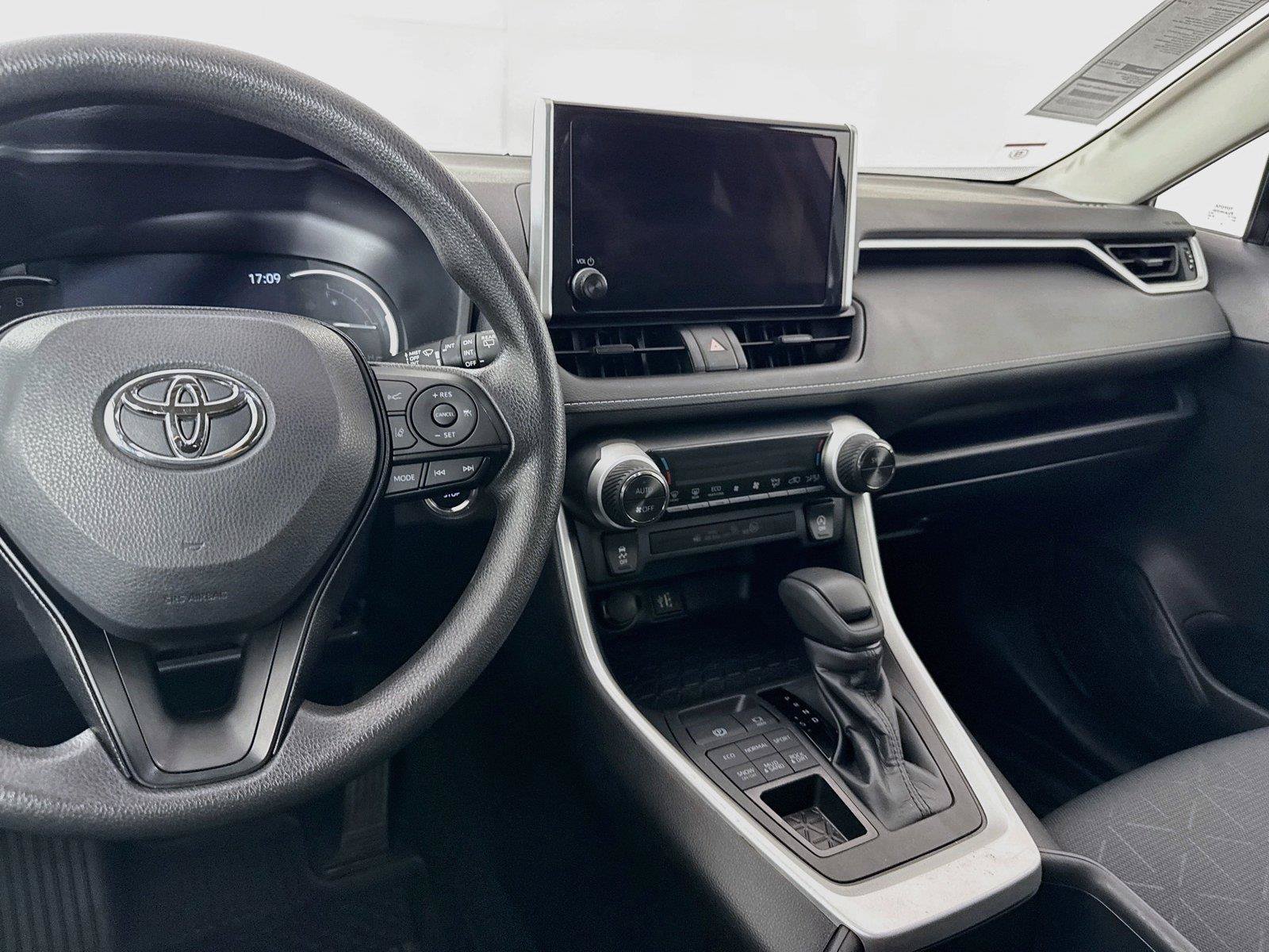 Certified 2025 Toyota RAV4 XLE AWD/4WD image 30