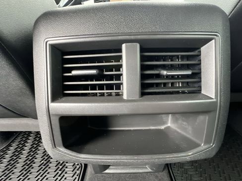 Used 2020 Volkswagen Atlas Cross Sport SEL image 22