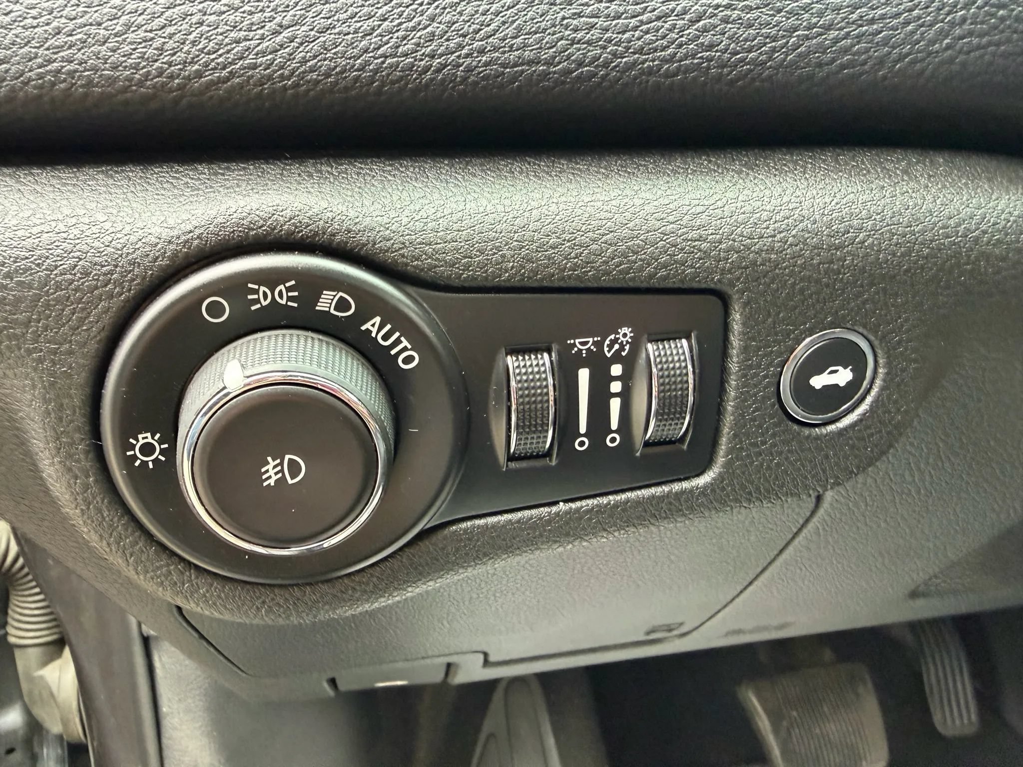 Used 2015 Chrysler 200 S w/ Navigation & Sound Group I AWD/4WD image 28