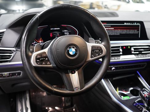 Used 2021 BMW X7 M50i AWD/4WD image 30
