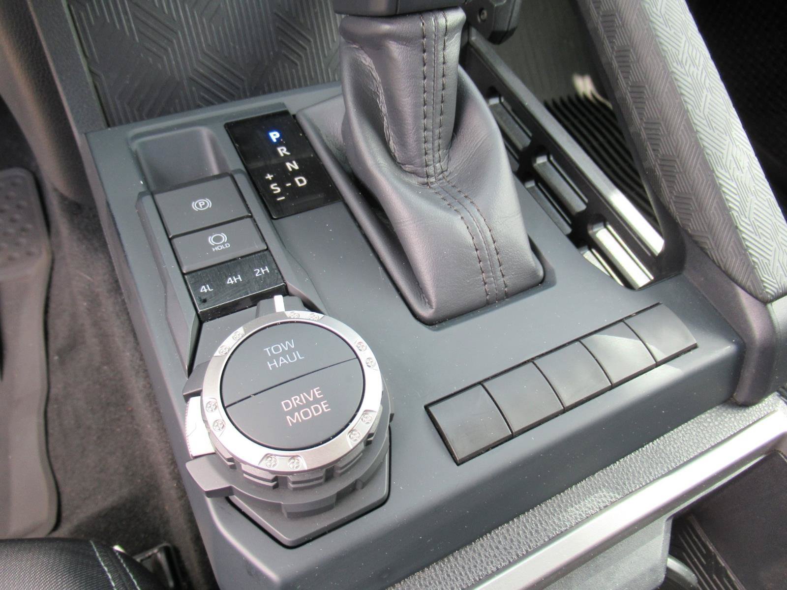 Used 2025 Toyota Tacoma TRD Sport AWD/4WD image 18