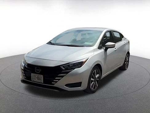 Used 2025 Nissan Versa SV FWD image 7