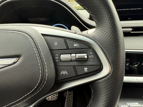 Certified 2025 Genesis GV70 3.5T Sport w/ Sport Prestige Package AWD/4WD image 23