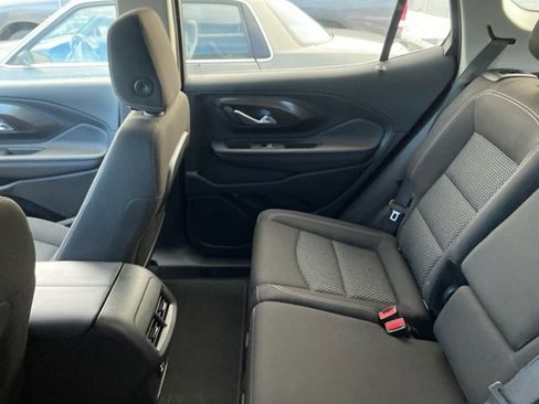 Used 2023 GMC Terrain SLE w/ Driver Convenience Package image 7