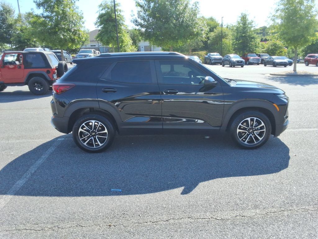 Certified 2024 Chevrolet TrailBlazer LT w/ Convenience Package FWD image 4