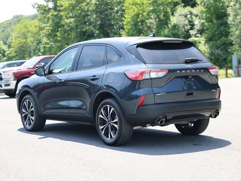 Certified 2022 Ford Escape SE w/ SE Sport Appearance Package AWD/4WD image 3