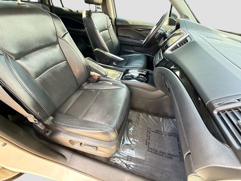 Used 2017 Honda Pilot Elite image 19