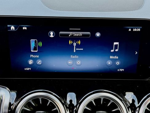 Used 2025 Mercedes-Benz GLB 250 image 38