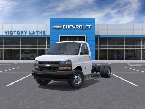New 2025 Chevrolet Express 3500 w/ Driver Convenience Package RWD image 8