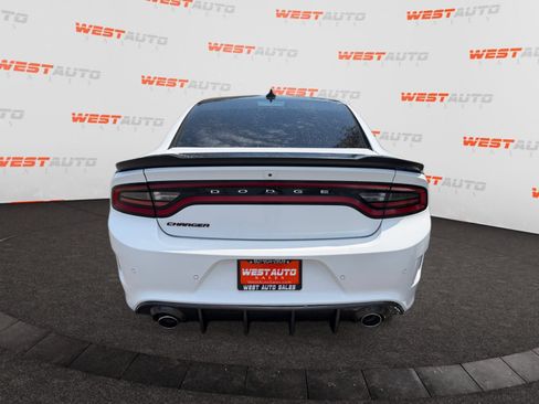 Used 2017 Dodge Charger R/T RWD image 4